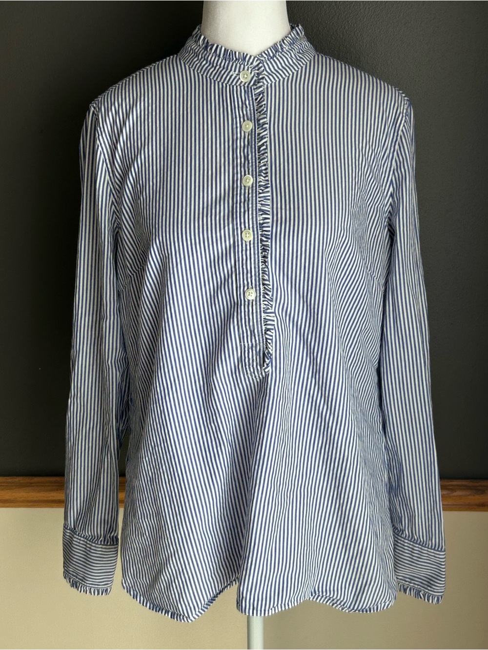 Vineyard Vines Blue White Striped Ruffle Collar 100% Cotton Popover Blouse Sz 8